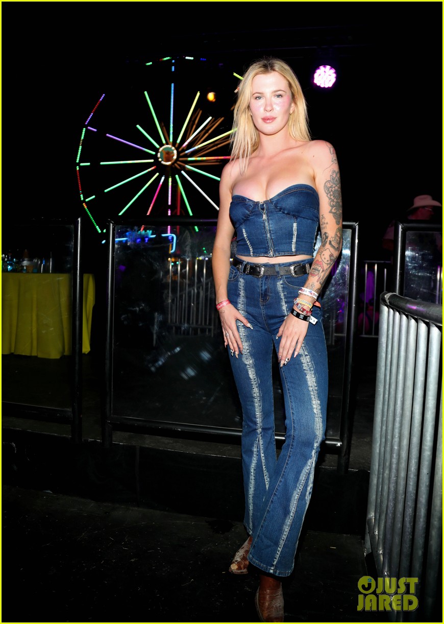 colton underwood gregg sulkin stagecoach neon carnival 08