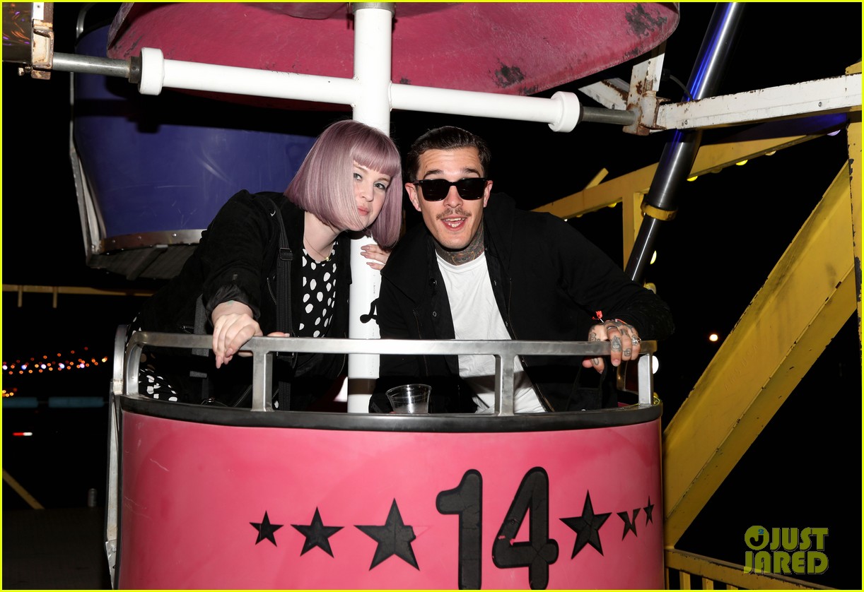 colton underwood gregg sulkin stagecoach neon carnival 17
