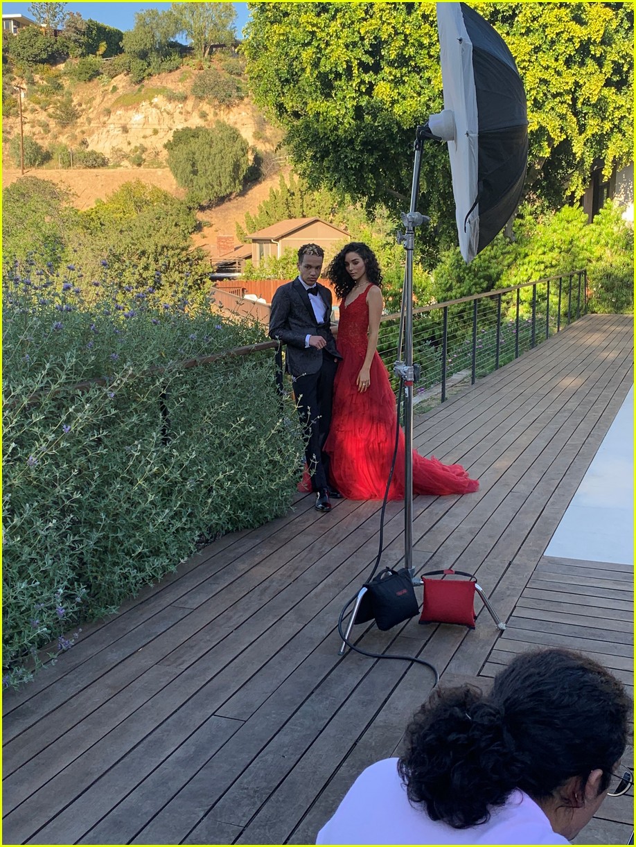 Full Sized Photo of ysbnow prom photo shoot behind the scenes 06 | Nia