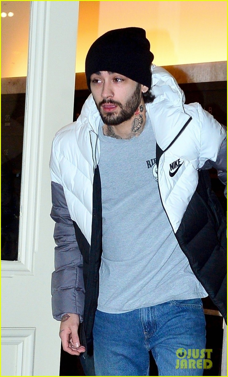 Zayn Malik Bundles Up for a Chilly Night in New York City | Photo ...