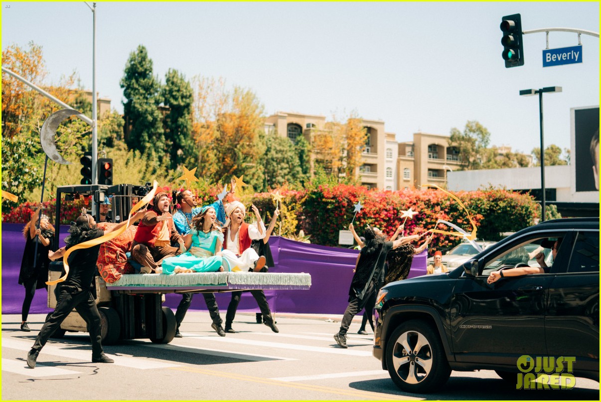 aladdin cast crosswalk musical video 05