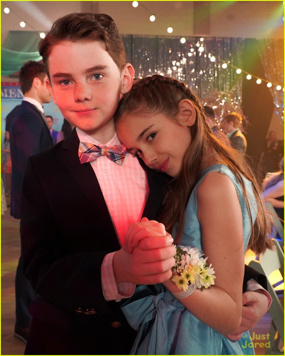 Meg Donnelly & Peyton Meyer Play Matchmaker For Julia Butters on 'American Housewife' Tonight