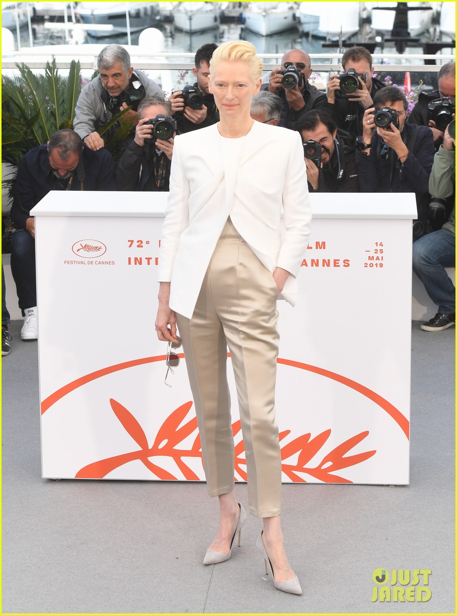 selena gomez joins the dead dont die cast at cannes photo call 08