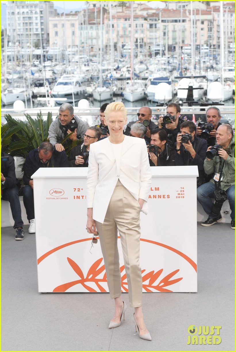 selena gomez joins the dead dont die cast at cannes photo call 09