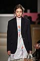 gigi hadid kaia gerber prada show 06
