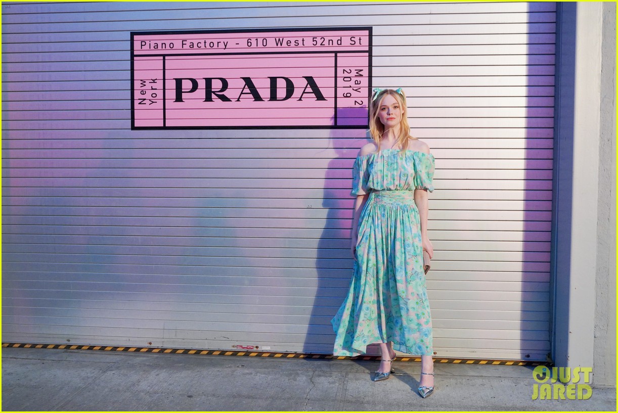 shailene woodley hailee steinfeld elle fanning attend prada resort 2020 fashion show 14