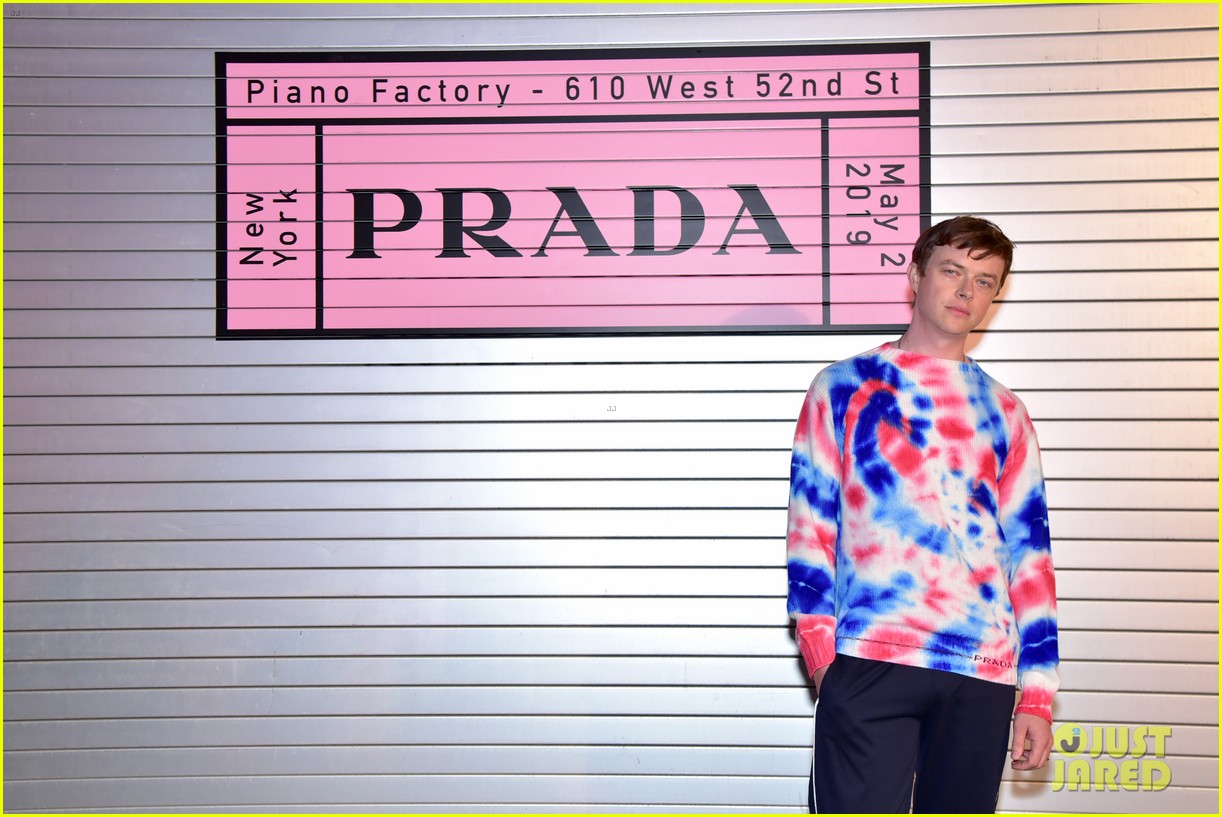 shailene woodley hailee steinfeld elle fanning attend prada resort 2020 fashion show 17
