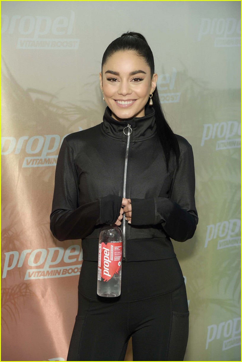 Full Sized Photo of vanessa hudgens shares her menu in a typical day 03
