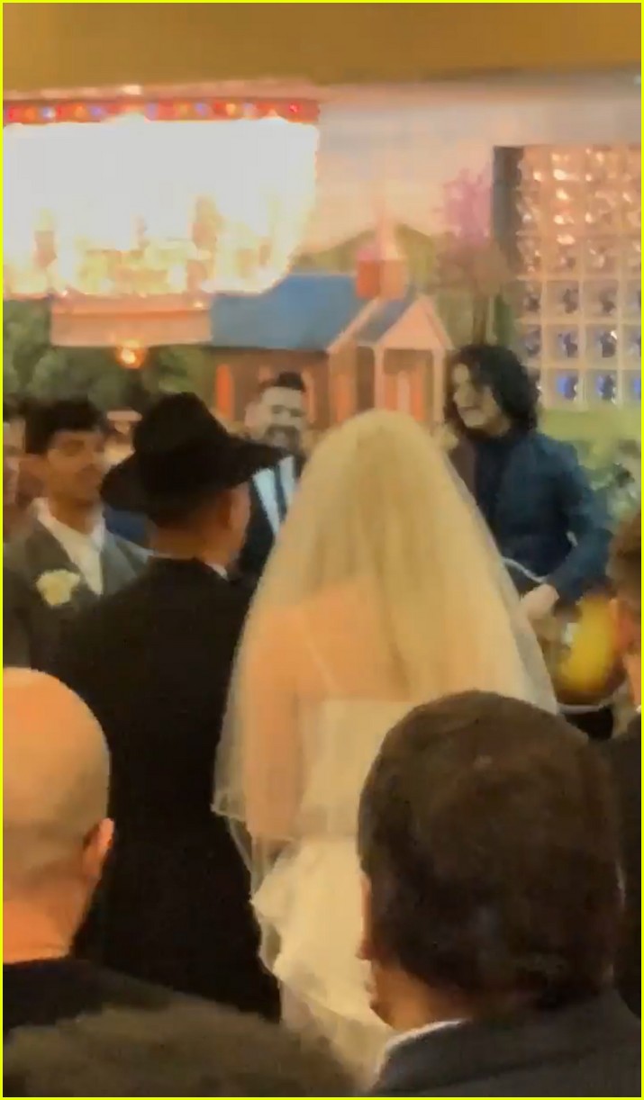Joe Jonas and Sophie Turner Get Married in Surprise Vegas Ceremony
