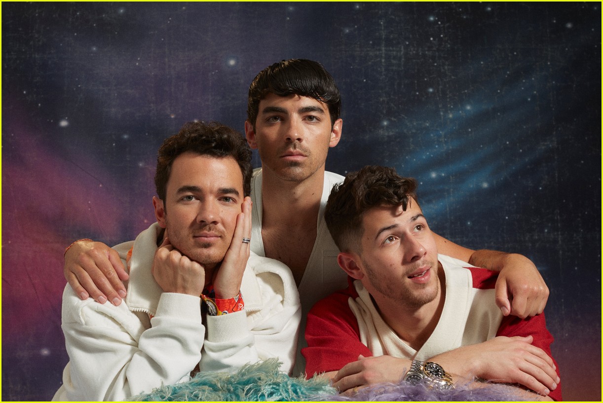 jonas brothers paper magzazine cover 14