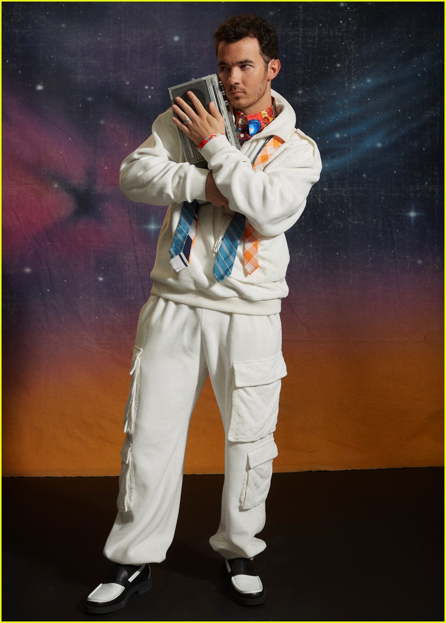 jonas brothers paper magzazine cover 15