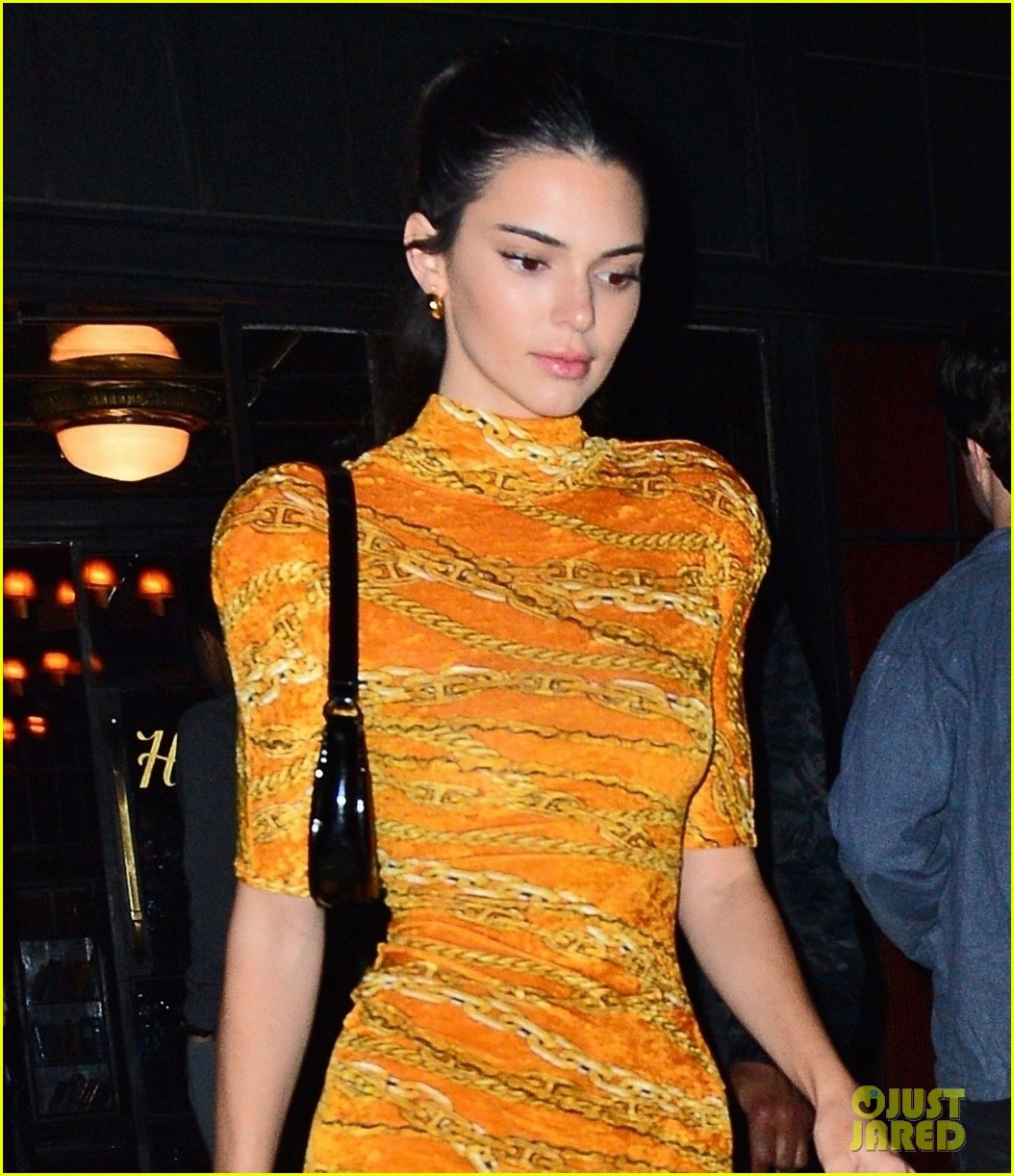 Full Sized Photo of kendall jenner night out in nyc 02 | Kendall Jenner ...
