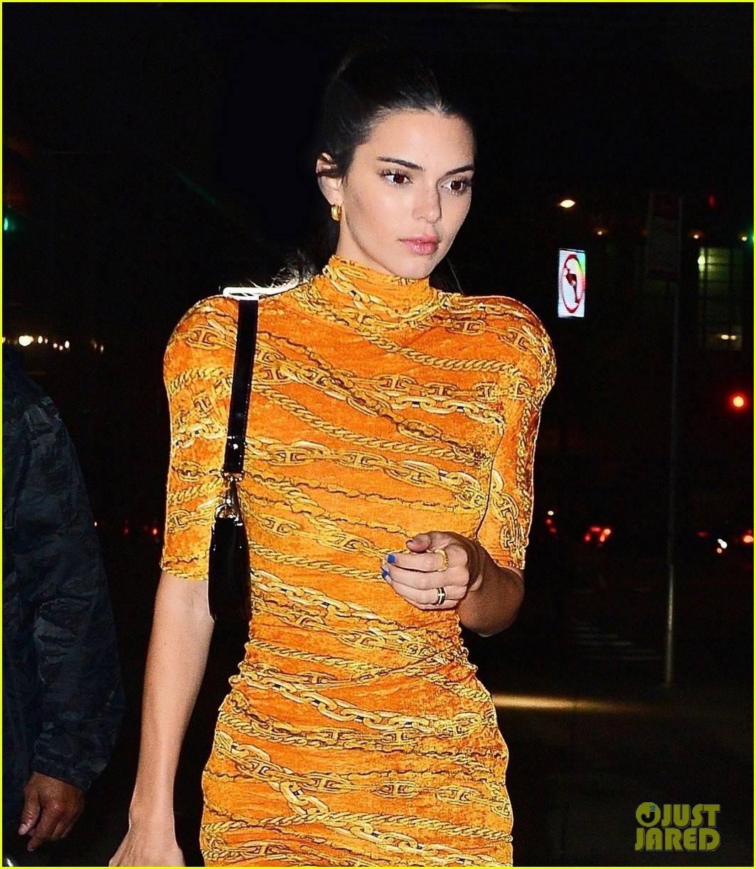 Full Sized Photo of kendall jenner night out in nyc 06 | Kendall Jenner ...