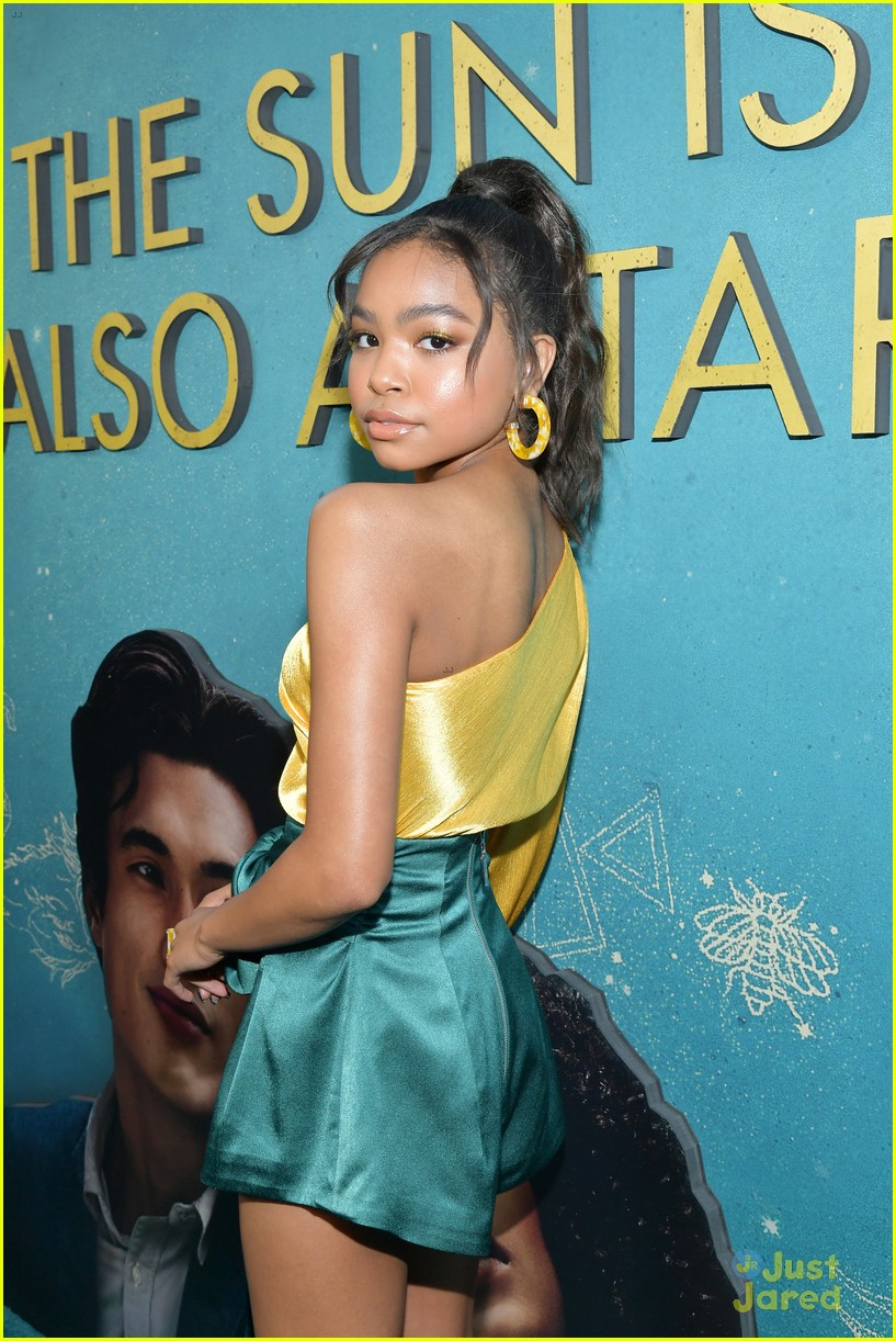 Full Sized Photo Of Navia Robinson Laura Marano More Sun Star Premiere 13 Navia Robinson Steps