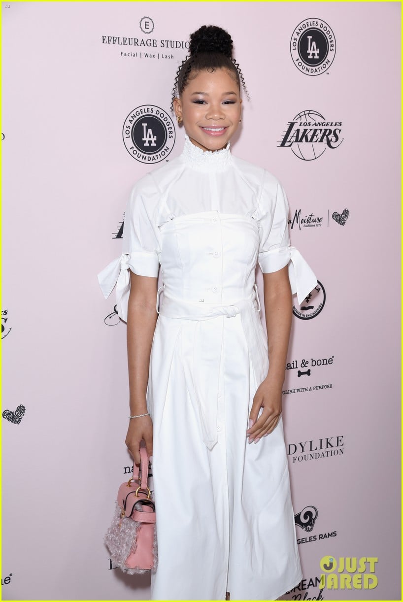 Full Sized Photo of storm reid accepts women of excellence award