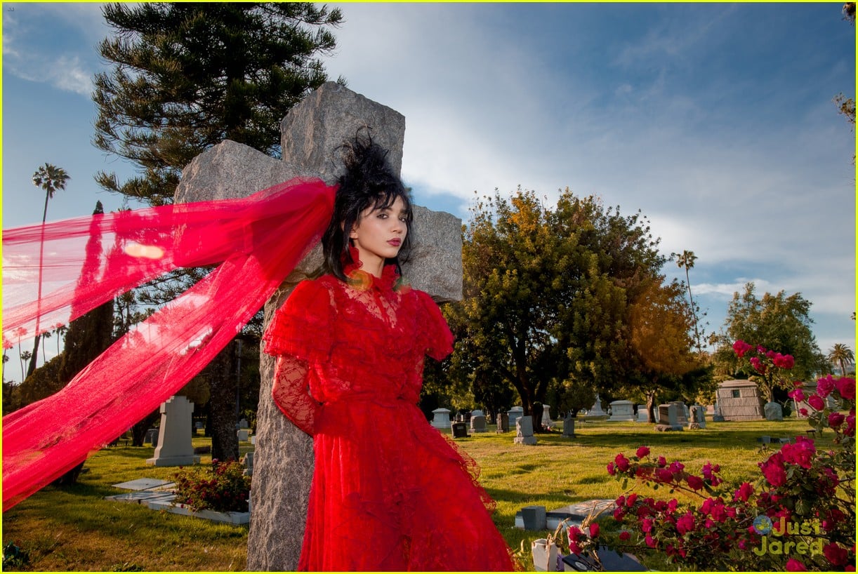 Full Sized Photo of rowan blanchard lydia beetlejuice cinespia 01