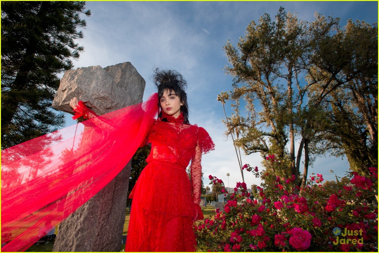 Full Sized Photo of rowan blanchard lydia beetlejuice cinespia 04