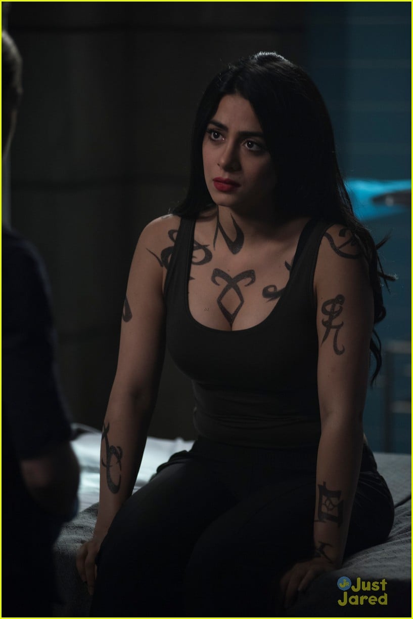 The 'Shadowhunters' Series Finale is 'Really Bittersweet' - Watch a ...