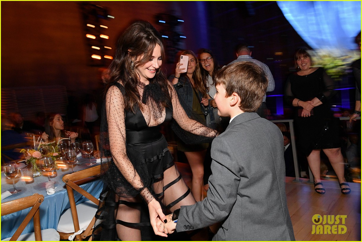 shailene woodley iain armitage dance bll premiere 02