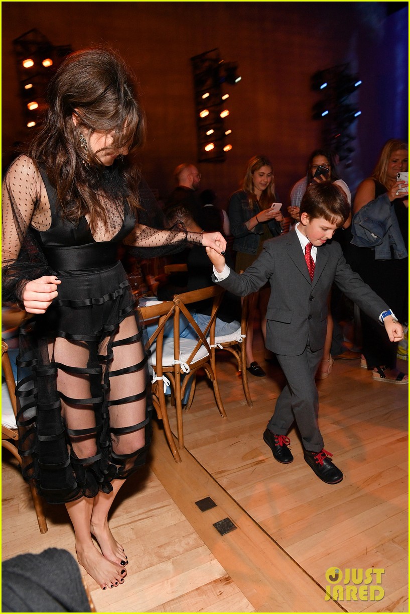 shailene woodley iain armitage dance bll premiere 23