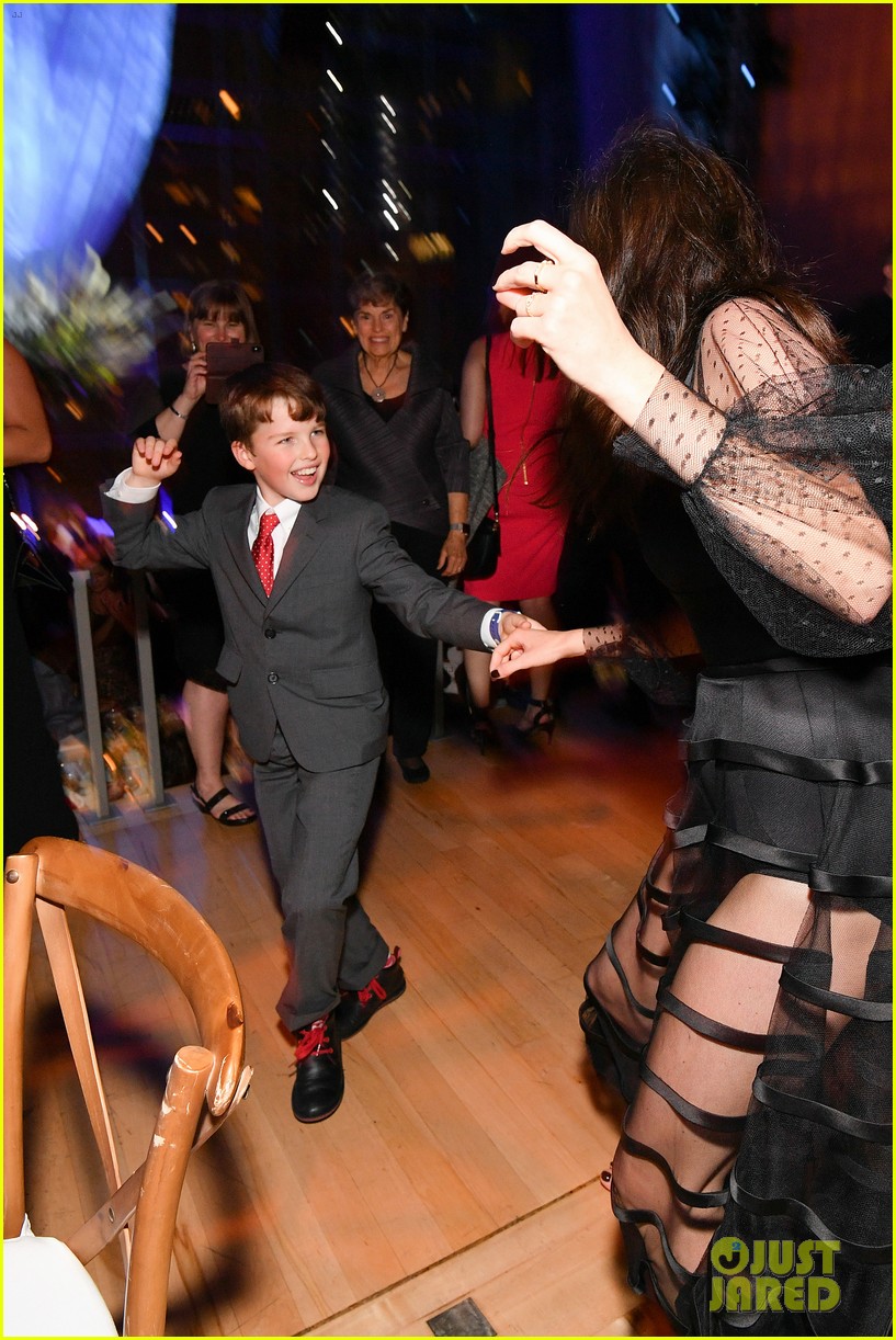 shailene woodley iain armitage dance bll premiere 24