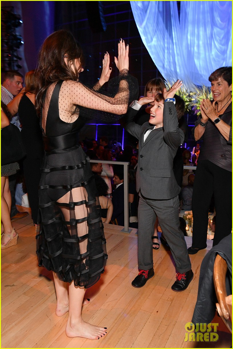 shailene woodley iain armitage dance bll premiere 27