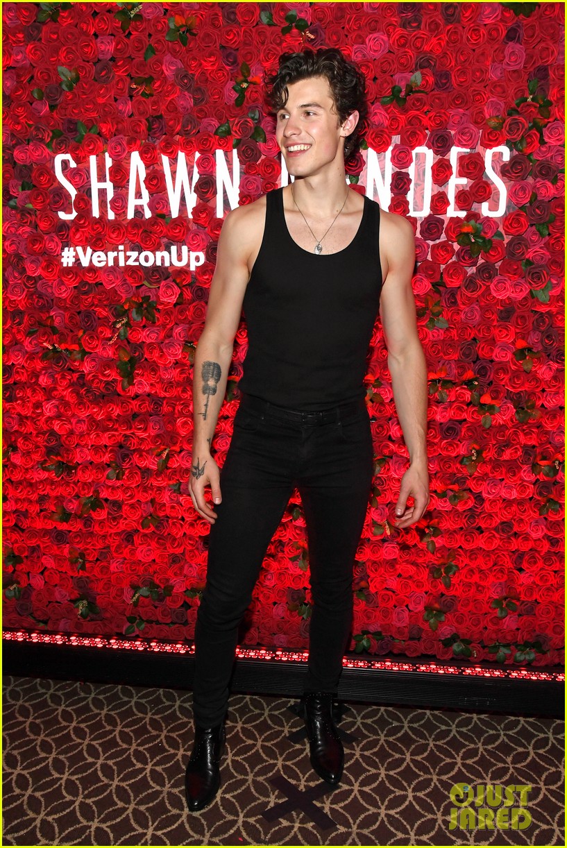 Shawn Mendes Performs Special Nyc Concert And Looks So Hot In A Tank Top Photo 1235857 Photo 0612