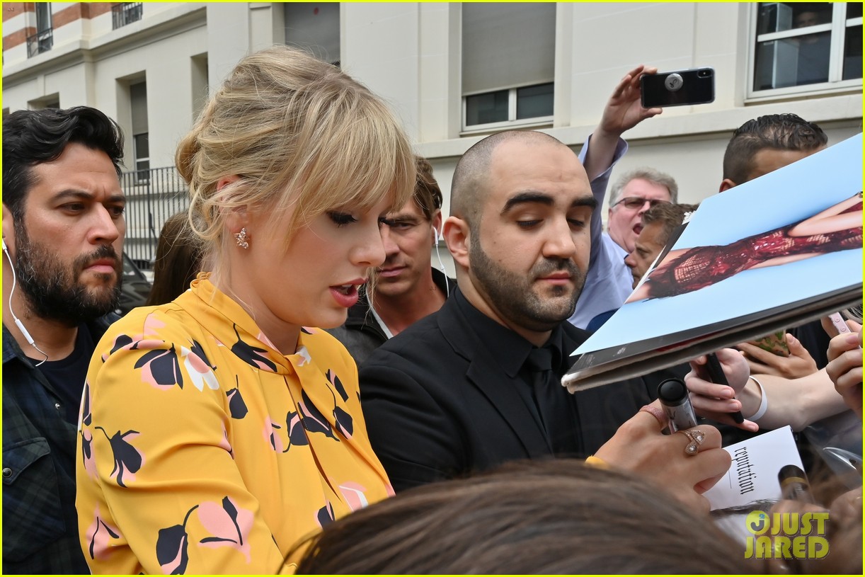 Full Sized Photo of taylor swift nrj studios paris 25 | Taylor Swift ...