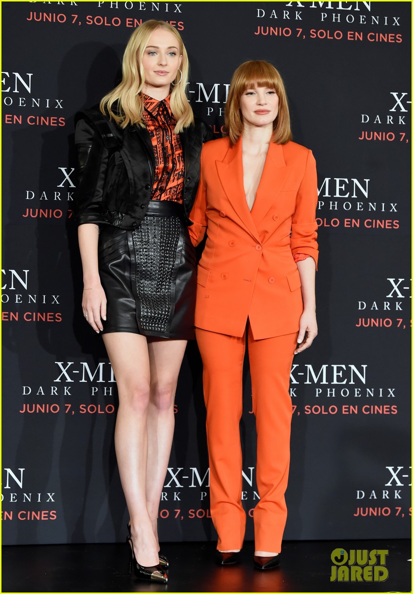 sophie turner jessica chastain dark phoenix press conference 03