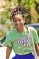 willow smith has fun with paparazzi after lunch 04