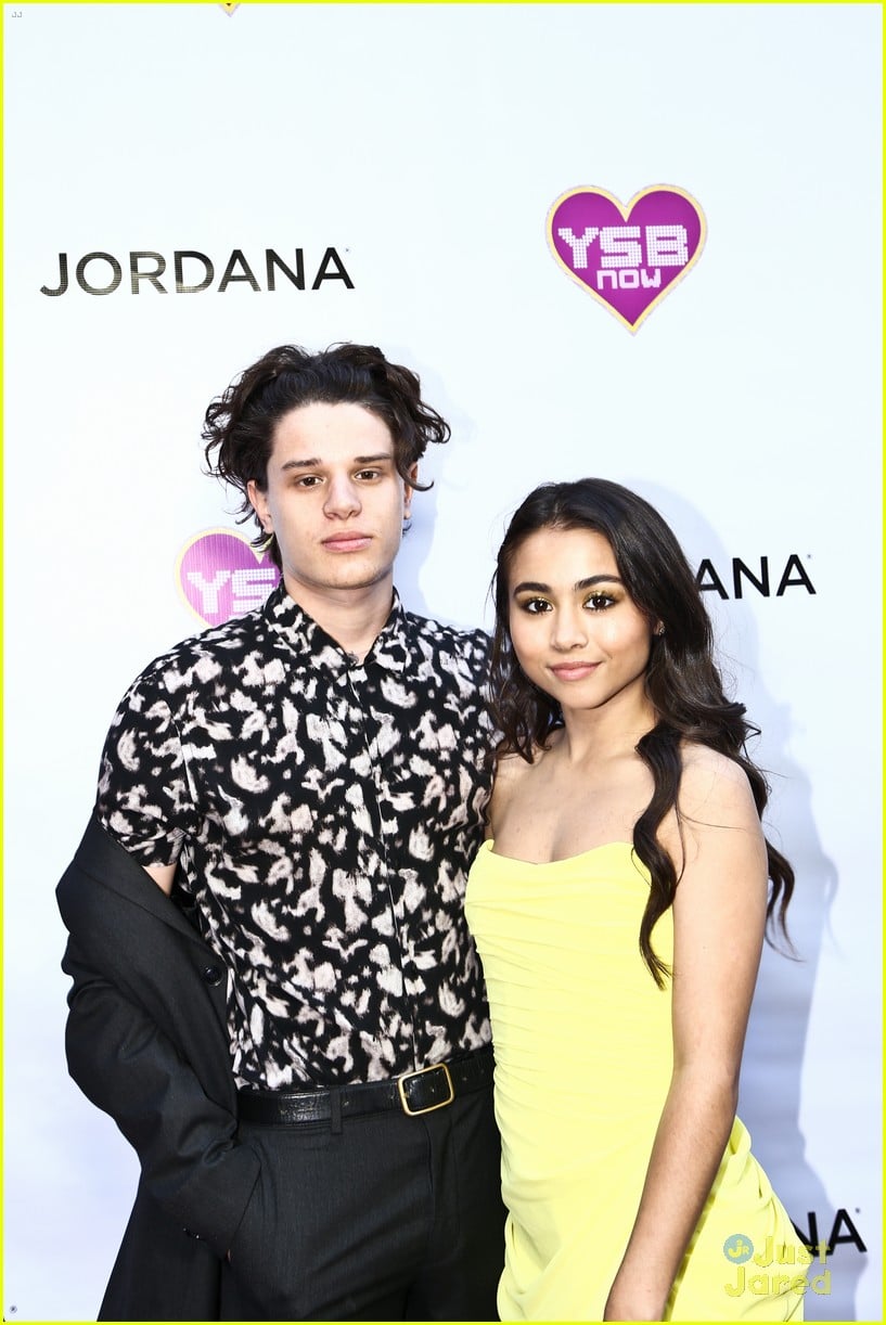 Full Sized Photo of navia robinson sky katz ava michelle more ysb prom