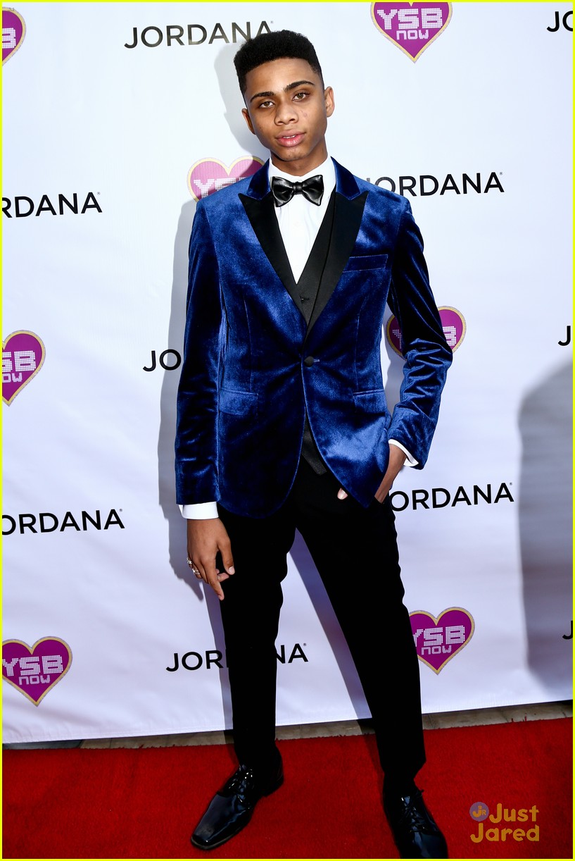 Full Sized Photo of navia robinson sky katz ava michelle more ysb prom