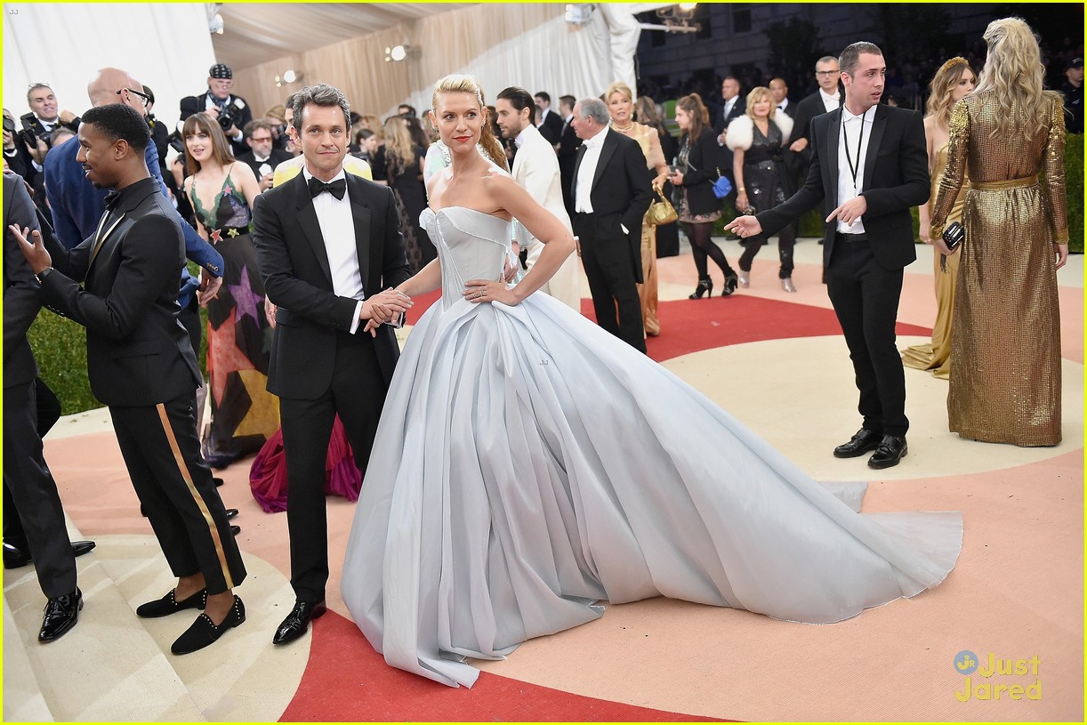 Zendaya's Cinderella Met Gala Look Criticized by Lindsay Lohan: Photo  1233772 | Met Gala, Zendaya Pictures | Just Jared Jr.