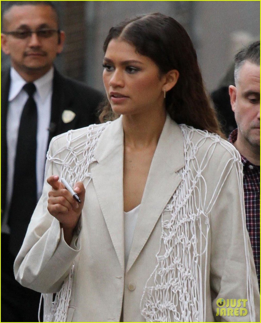 Zendaya Had to Help Tom Holland Post 'Spider-Man: Far From Home ...