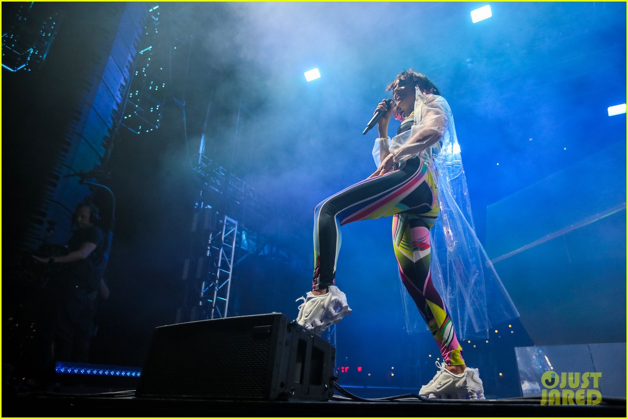 Full Sized Photo of charli xcx world pride event pics 17 Charli XCX Rocks Neon Green For World