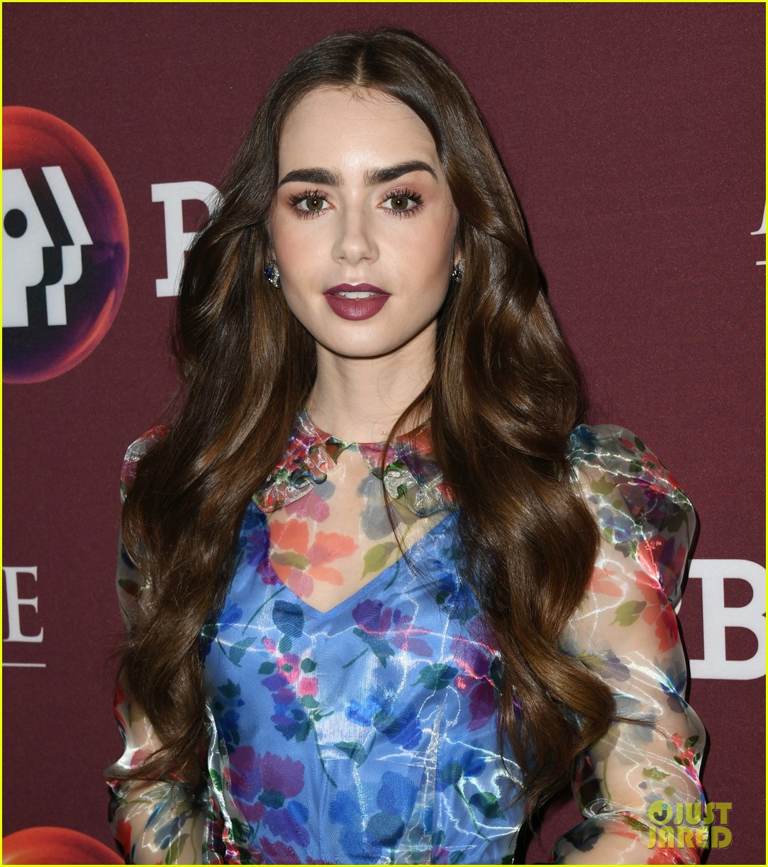 Full Sized Photo of lily collins les mis photo call 14 | Lily Collins