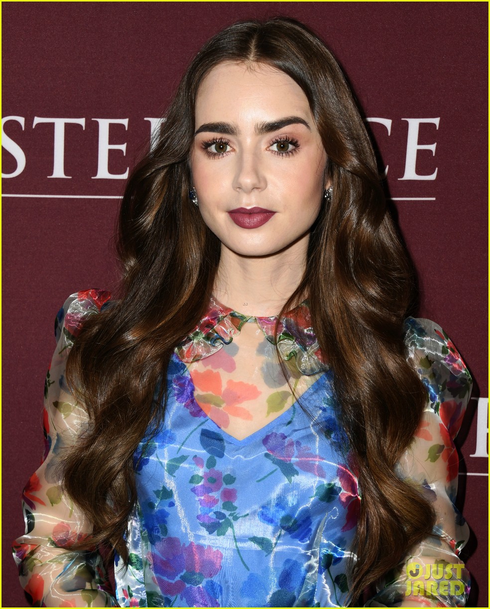 Full Sized Photo Of Lily Collins Les Mis Photo Call 27 Lily Collins Attends Les Misérables 7480