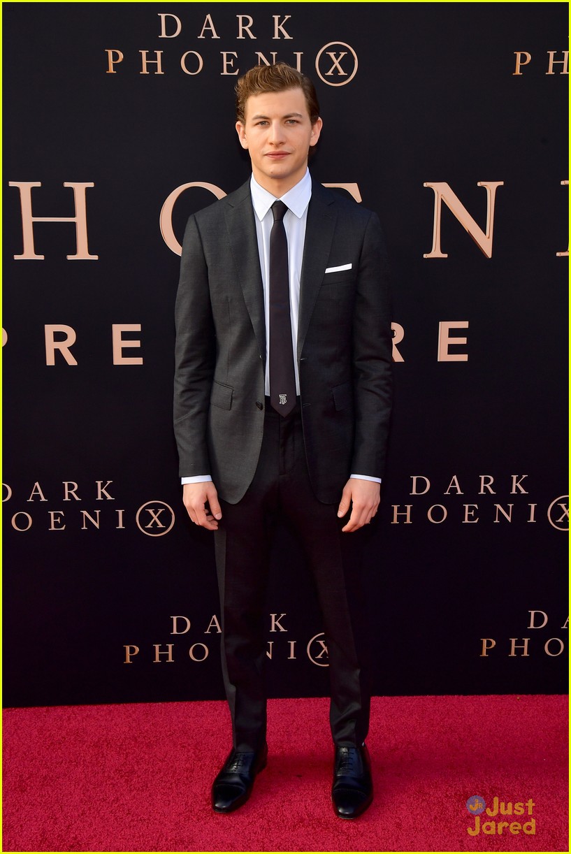dark phoenix hollywood premiere 25