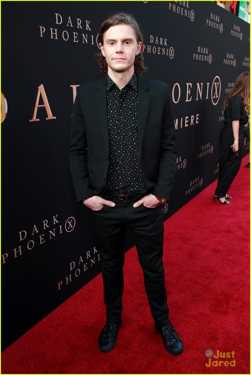 dark phoenix hollywood premiere 30