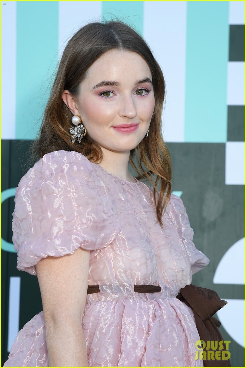 kaitlyn dever amandla stenberg miu miu show 02