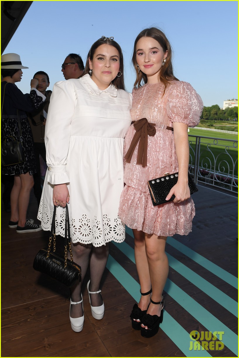 Full Sized Photo of kaitlyn dever amandla stenberg miu miu show 22