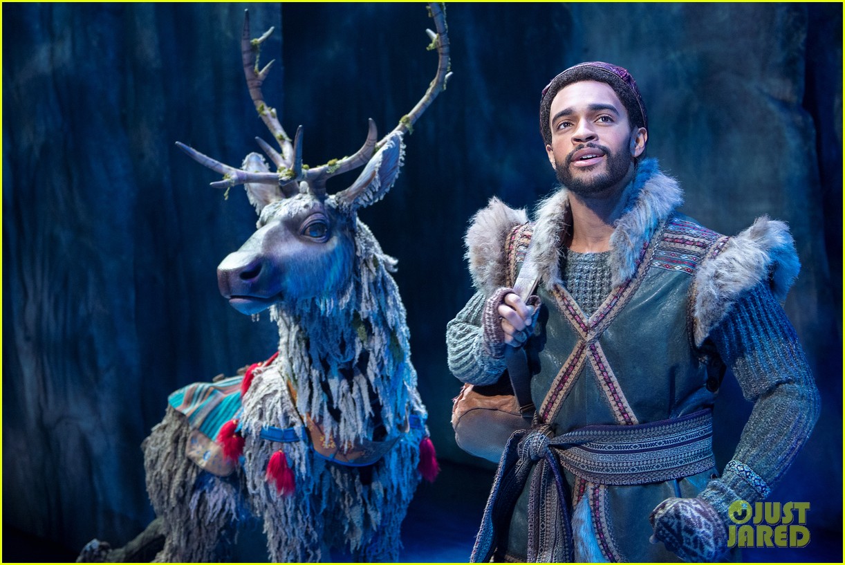 Full Sized Photo of frozen broadway cast celebrate summer with new