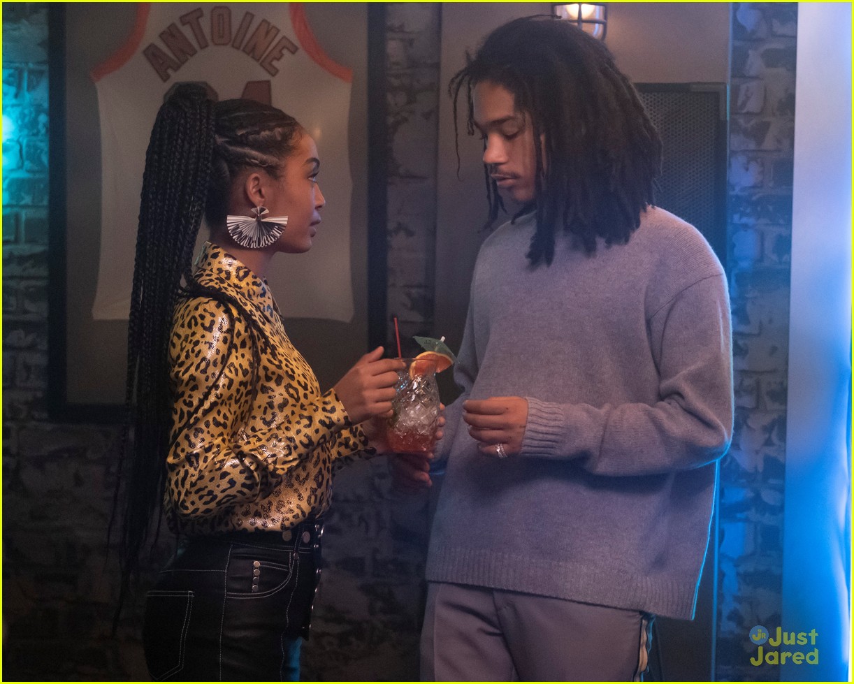 grownish tweakin stills ana aaron dtr 01