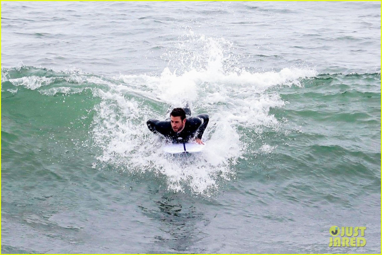 Full Sized Photo Of Liam Hemsworth Strips Out Of His Wetsuit After