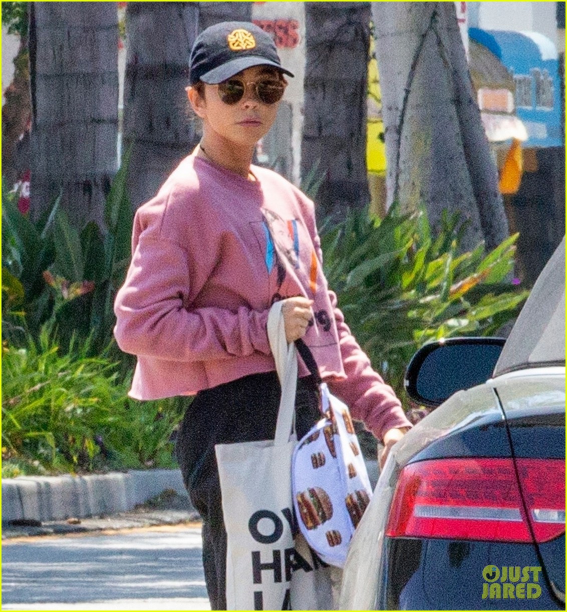 Sarah Hyland Hits the Gym in LA After Her Recent Hospital Stay | Photo