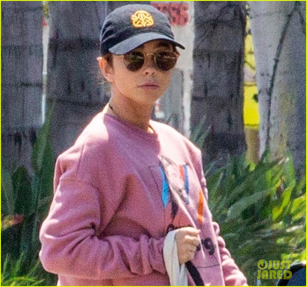 Full Sized Photo of sarah hyland gym post hospital 03 | Sarah Hyland