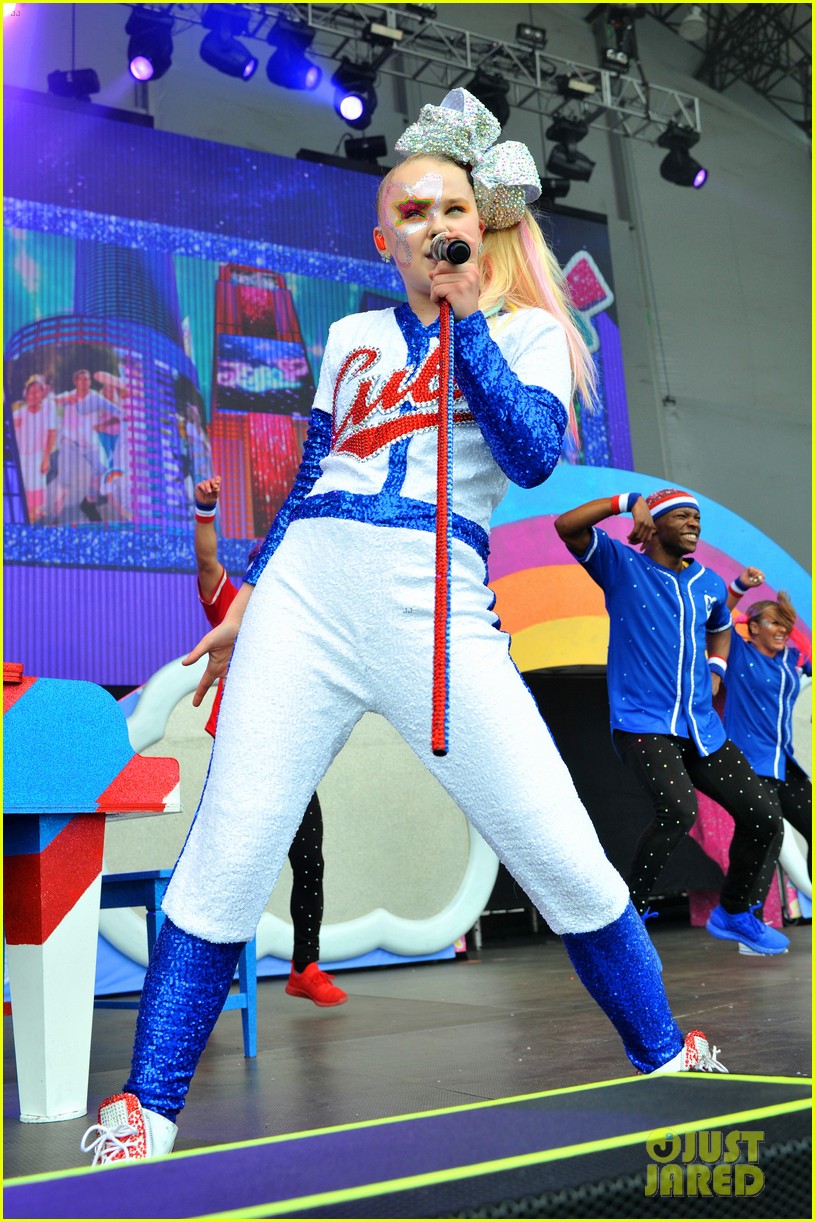 JoJo Siwa Owns the Stage at Nickelodeon Slimefest!: Photo 1241314
