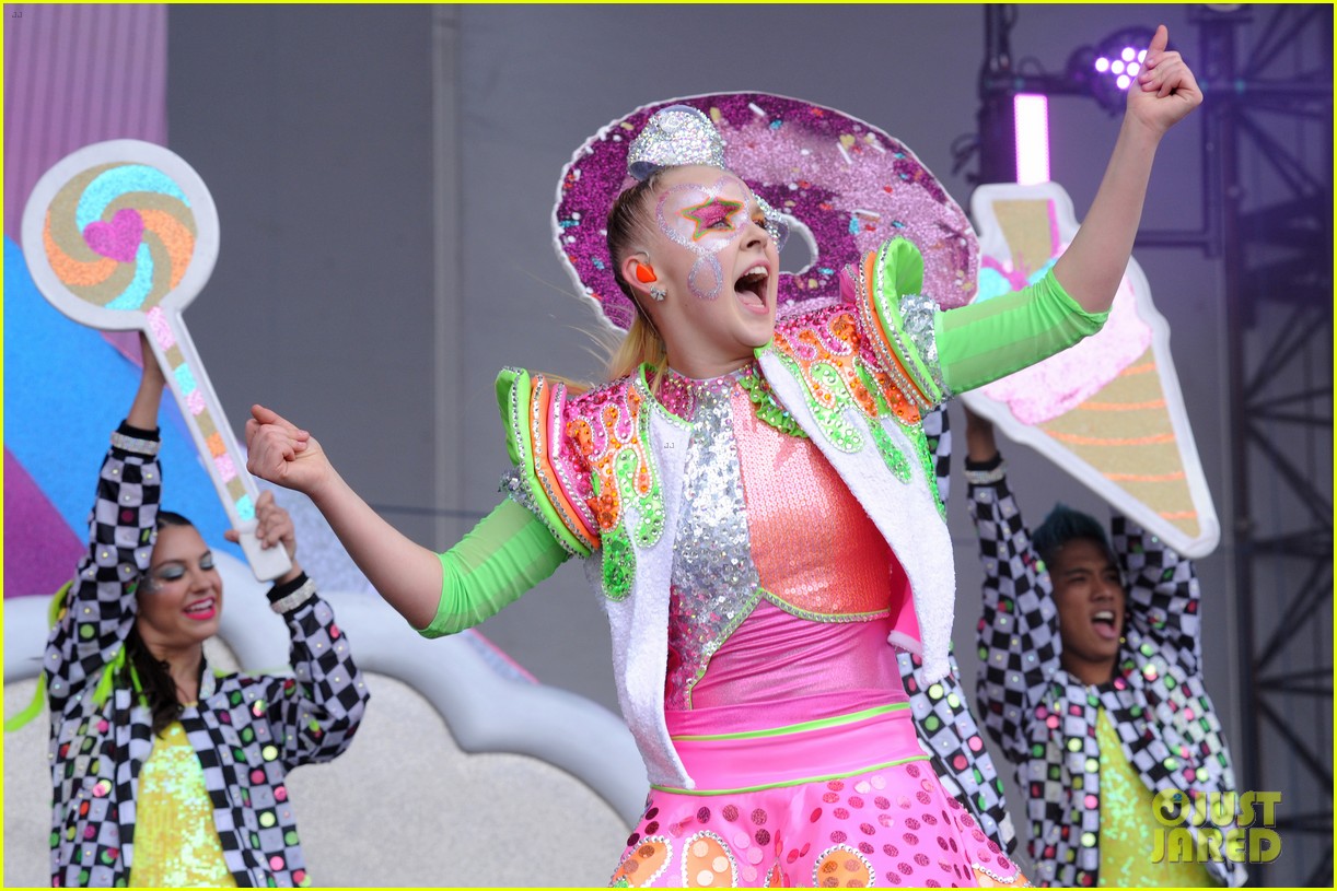 JoJo Siwa Owns the Stage at Nickelodeon Slimefest! | Photo 1241307