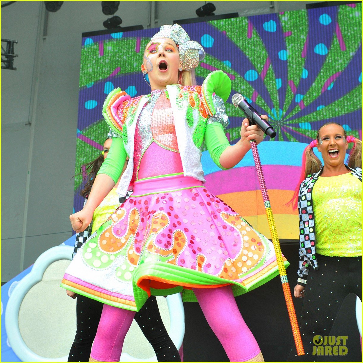 JoJo Siwa Owns the Stage at Nickelodeon Slimefest! | Photo 1241310 ...