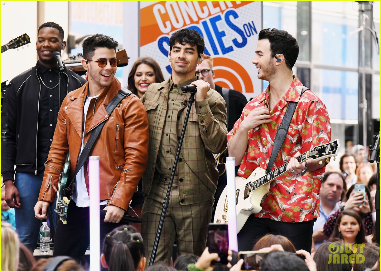 Nick, Kevin & Joe Jonas Bring Lots of 'Happiness' To 'Today' With